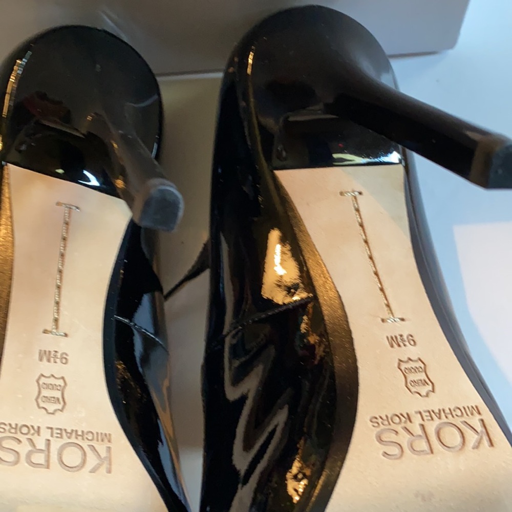 KORS - heels ๐ - Picture 4 of 4
